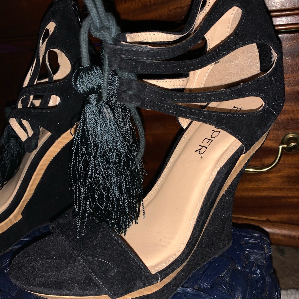 NWOB Black and Tan wedge shoes